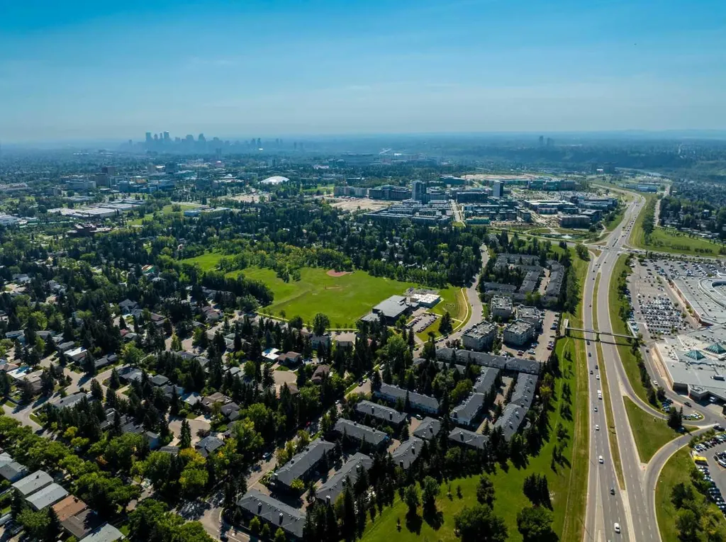 4037 42 Street NW Calgary AB T3A2M9