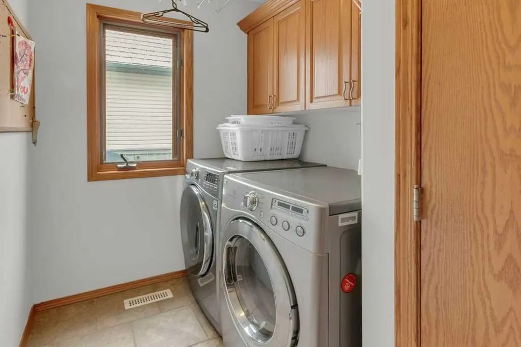 116 West Terrace Point Cochrane AB T4C 1R6