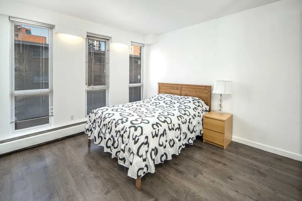 706 15 Avenue SW Calgary AB T2R 0R7