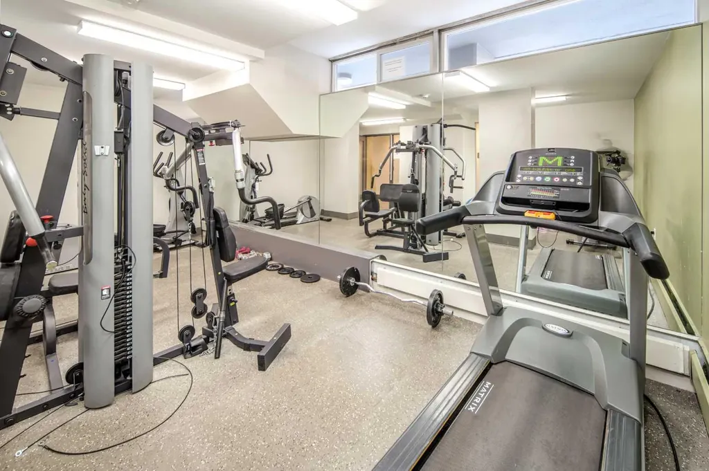 706 15 Avenue SW Calgary AB T2R 0R7