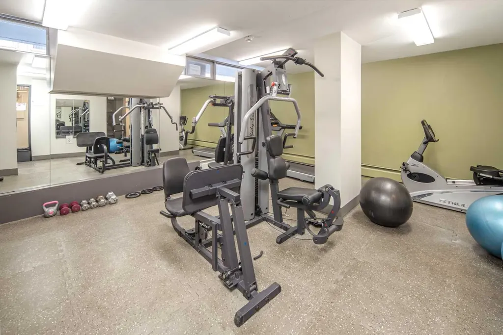 706 15 Avenue SW Calgary AB T2R 0R7