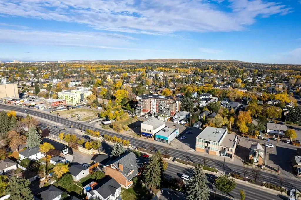 818 16 Avenue NW Calgary AB T2M 0J9