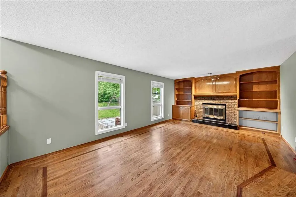 86 Douglas Woods Close SE Calgary AB T2Z 1Z5