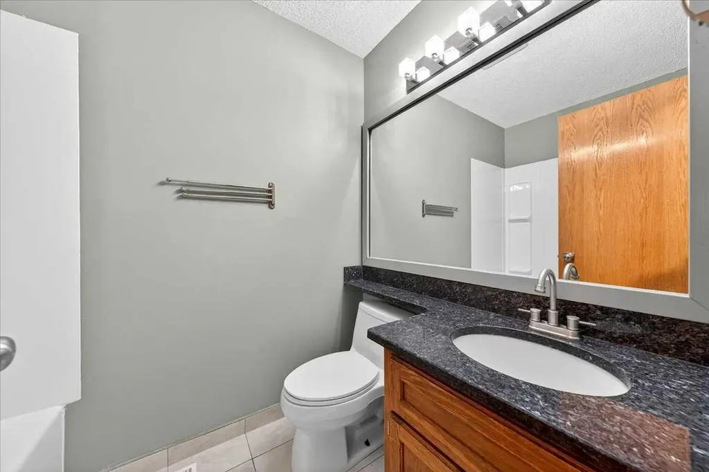 86 Douglas Woods Close SE Calgary AB T2Z 1Z5