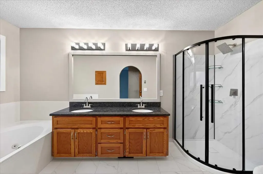 86 Douglas Woods Close SE Calgary AB T2Z 1Z5