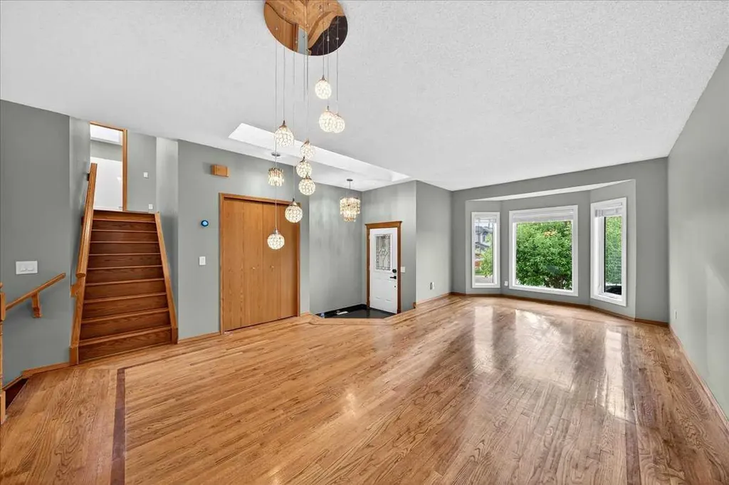 86 Douglas Woods Close SE Calgary AB T2Z 1Z5