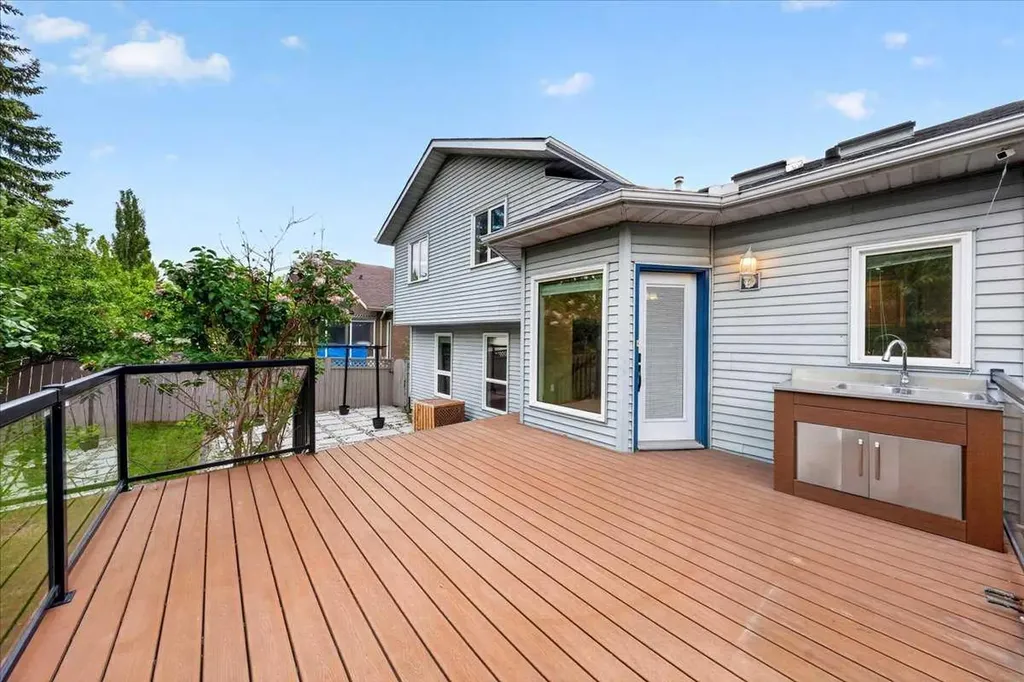 86 Douglas Woods Close SE Calgary AB T2Z 1Z5