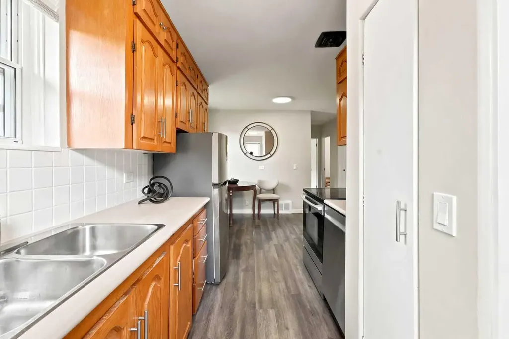 4410 40a Avenue Red Deer AB T4N 2X4