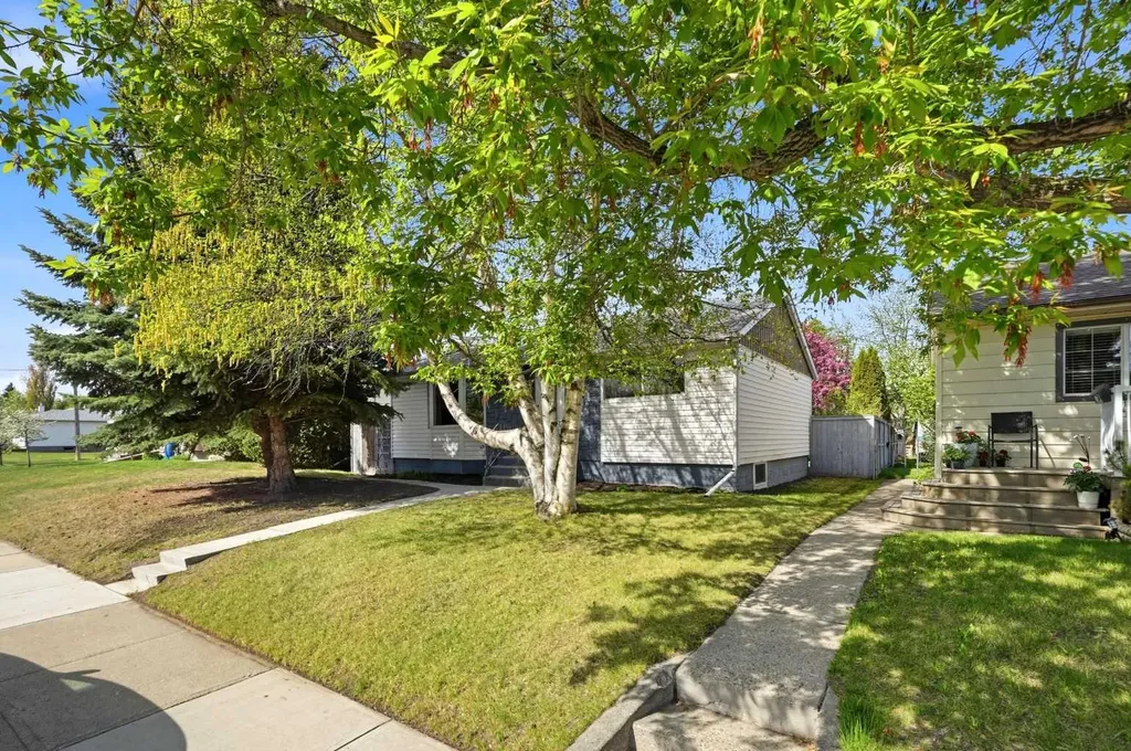 4410 40a Avenue Red Deer AB T4N 2X4
