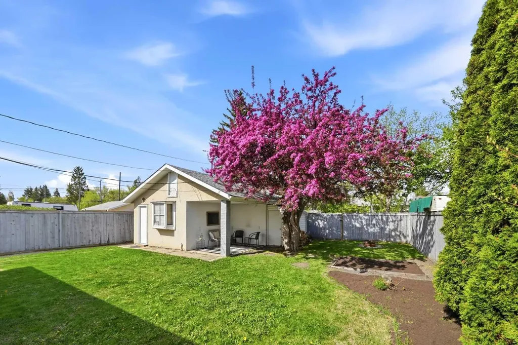 4410 40a Avenue Red Deer AB T4N 2X4