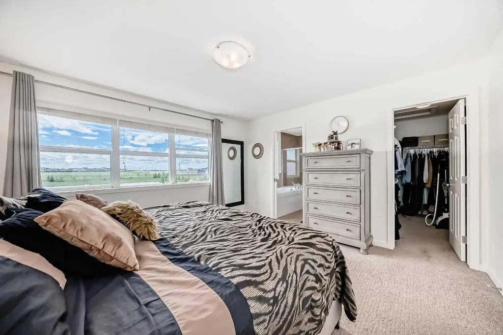 33 Redstone Drive NE Calgary AB T3N 0N2