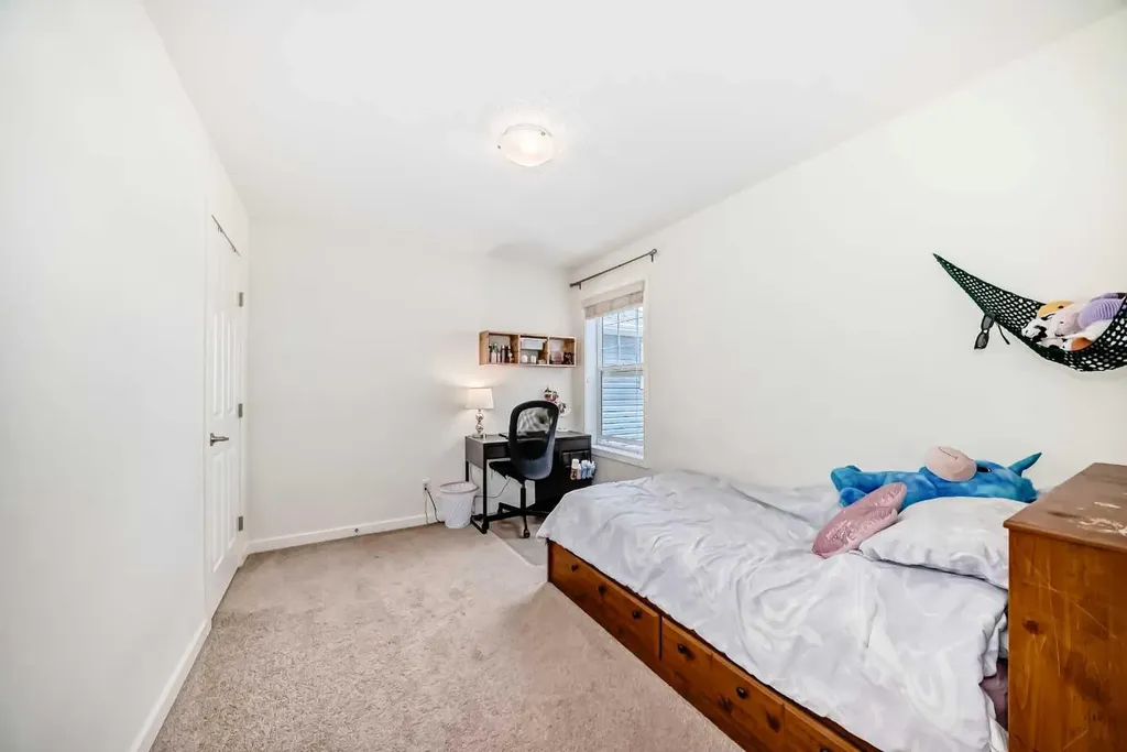 33 Redstone Drive NE Calgary AB T3N 0N2
