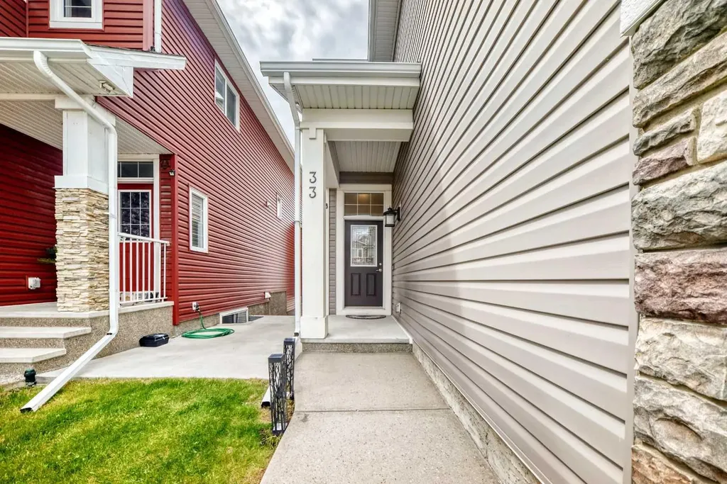 33 Redstone Drive NE Calgary AB T3N 0N2