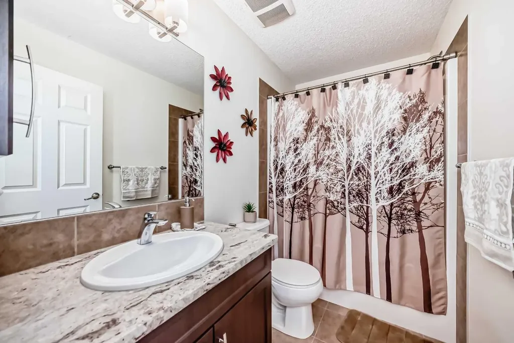 33 Redstone Drive NE Calgary AB T3N 0N2
