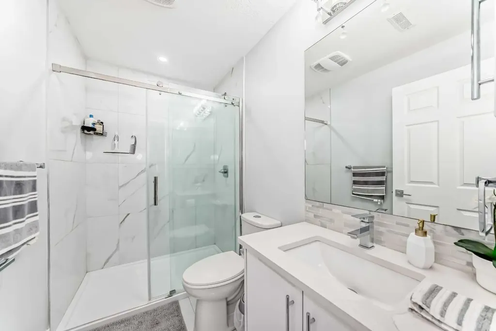 33 Redstone Drive NE Calgary AB T3N 0N2