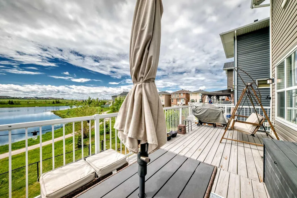 33 Redstone Drive NE Calgary AB T3N 0N2