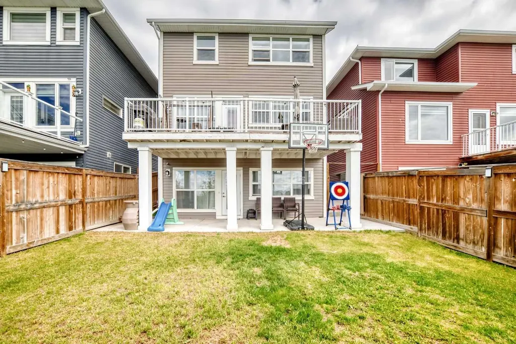 33 Redstone Drive NE Calgary AB T3N 0N2