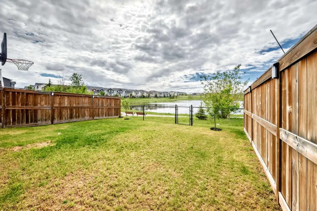 33 Redstone Drive NE Calgary AB T3N 0N2