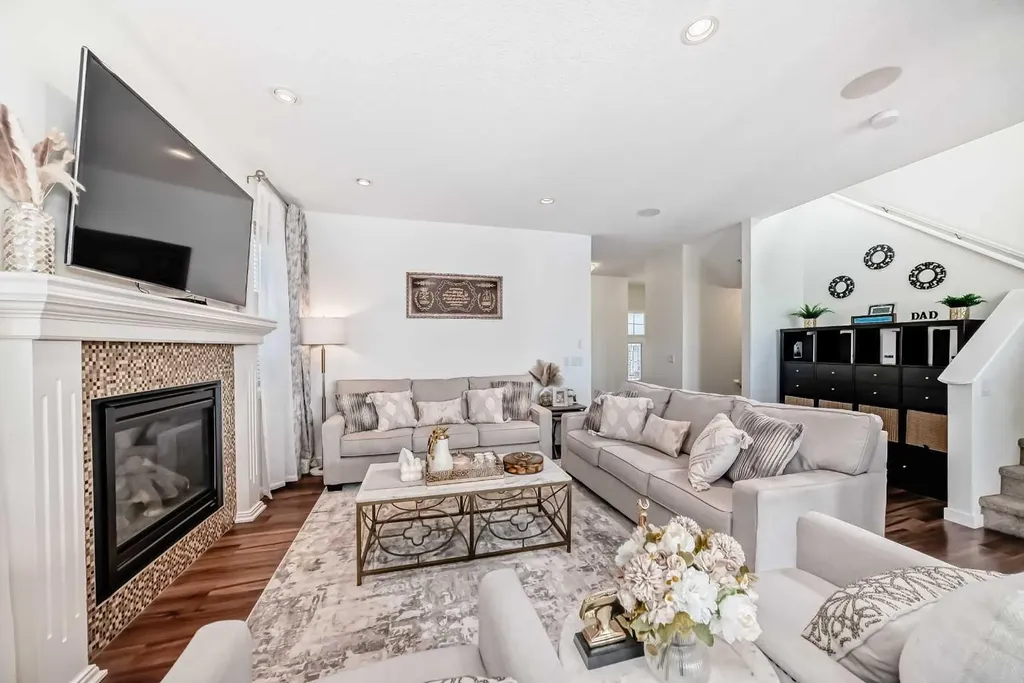 33 Redstone Drive NE Calgary AB T3N 0N2