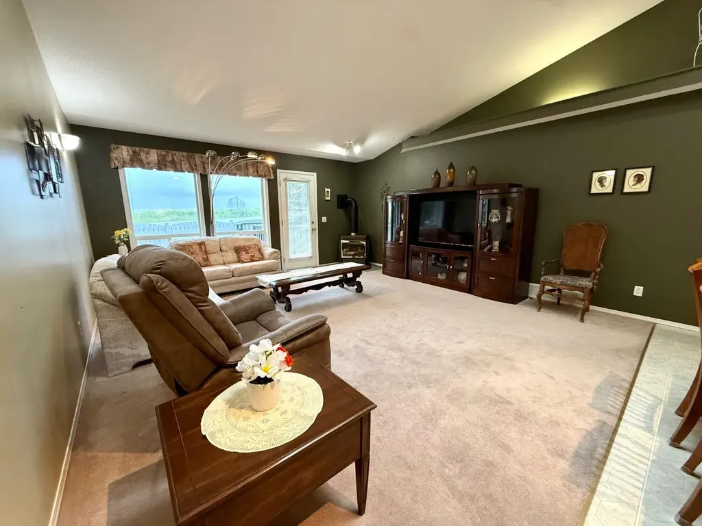 211 Baker Creek Place SW High River AB T1V 1V6