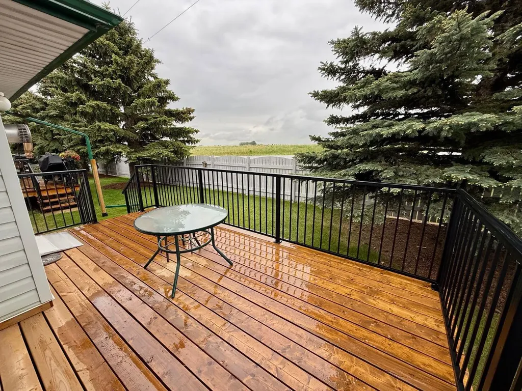 211 Baker Creek Place SW High River AB T1V 1V6
