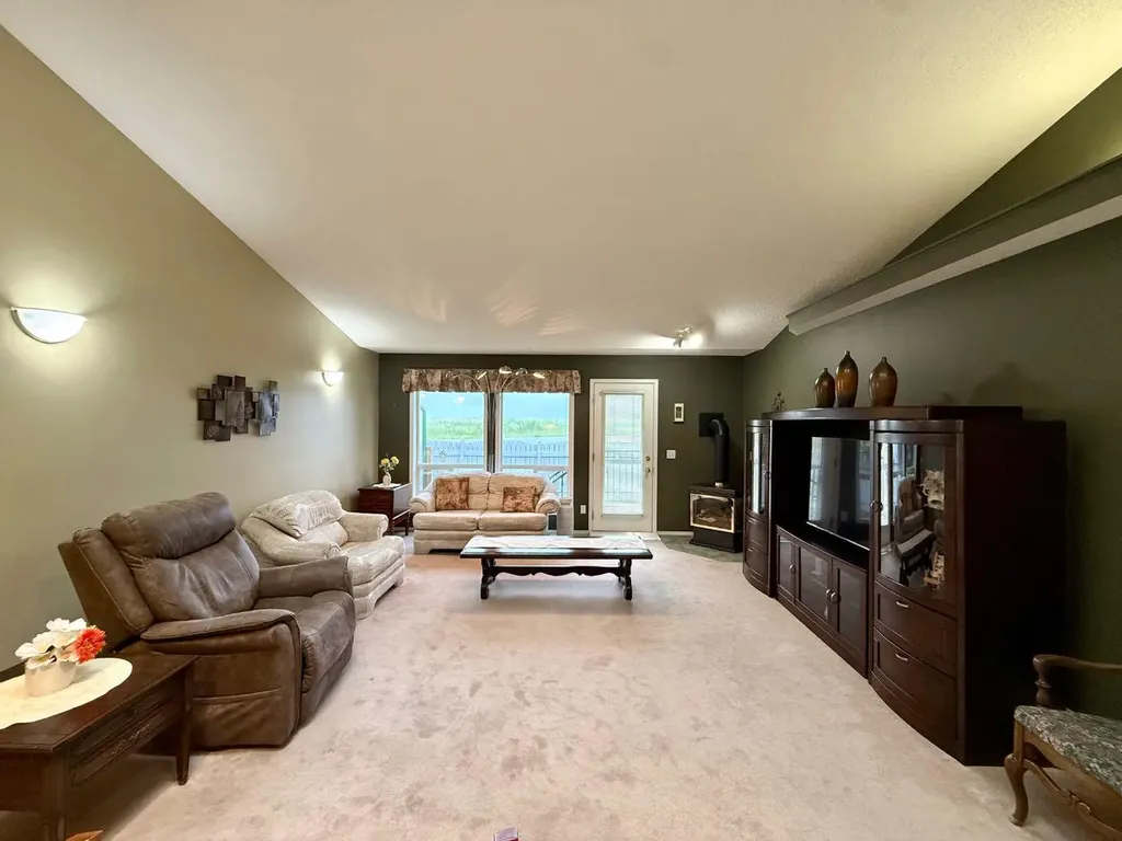 211 Baker Creek Place SW High River AB T1V 1V6