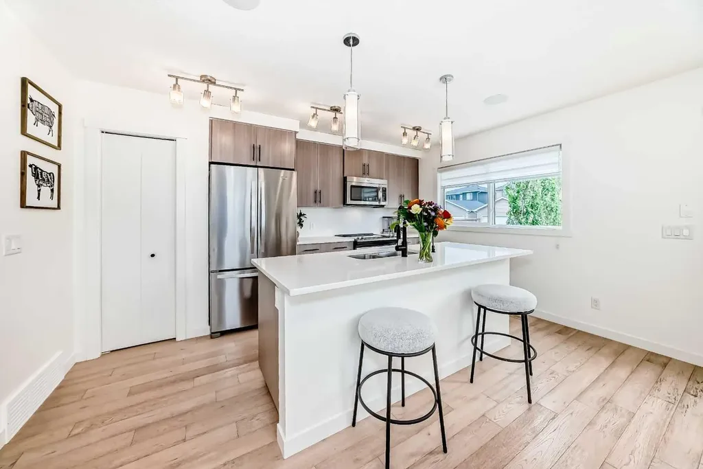 258 Fireside Drive Cochrane AB T4C 2L6