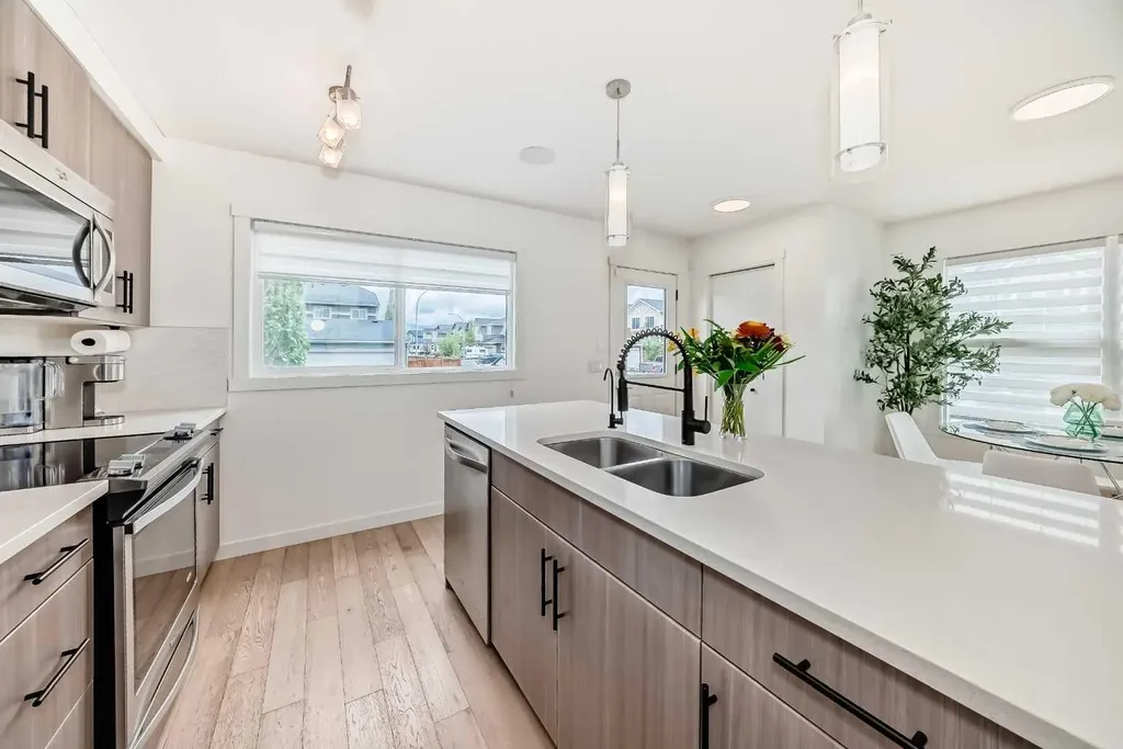258 Fireside Drive Cochrane AB T4C 2L6