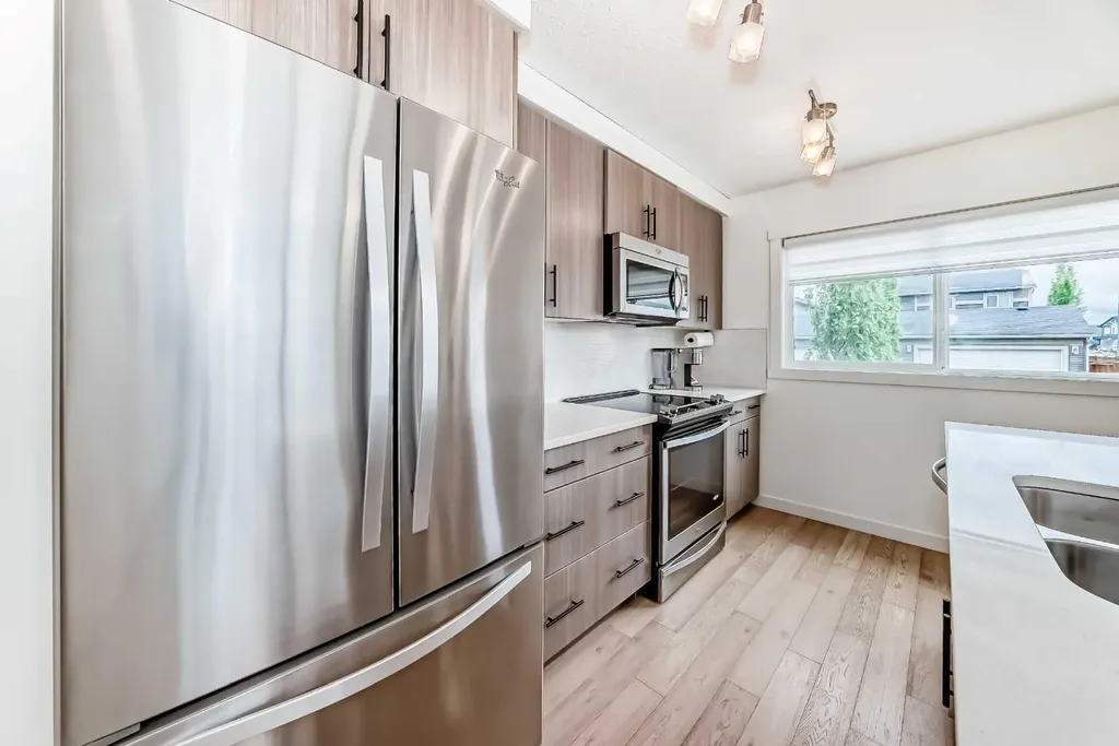258 Fireside Drive Cochrane AB T4C 2L6