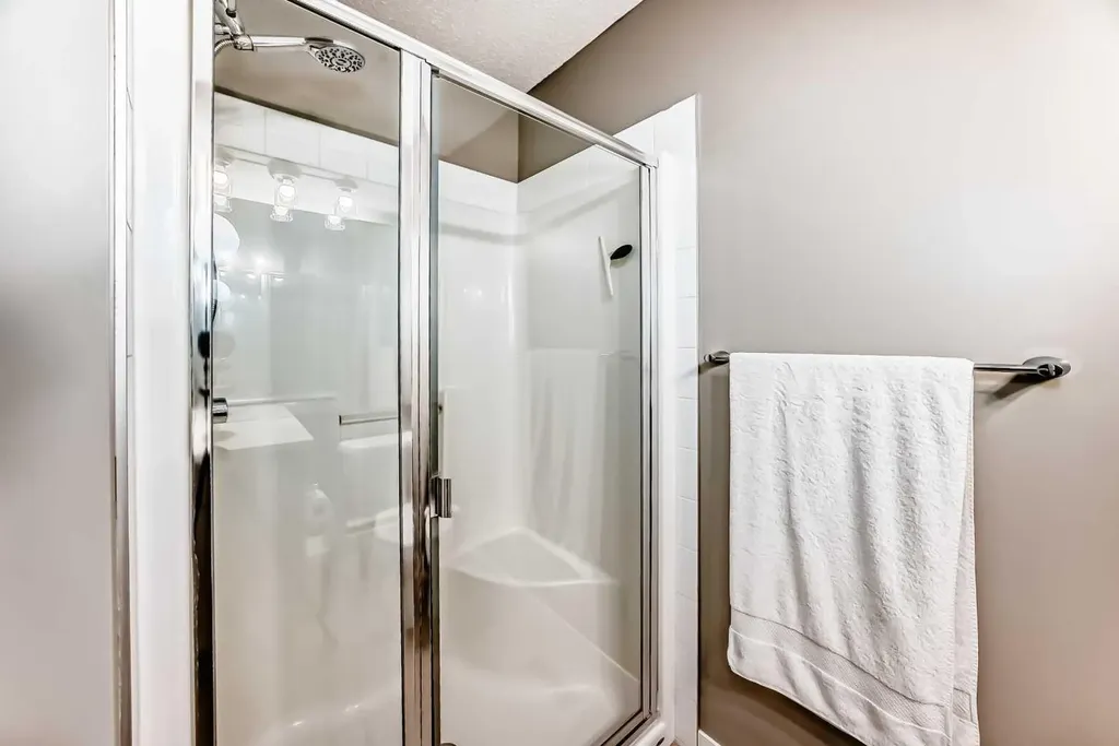 258 Fireside Drive Cochrane AB T4C 2L6