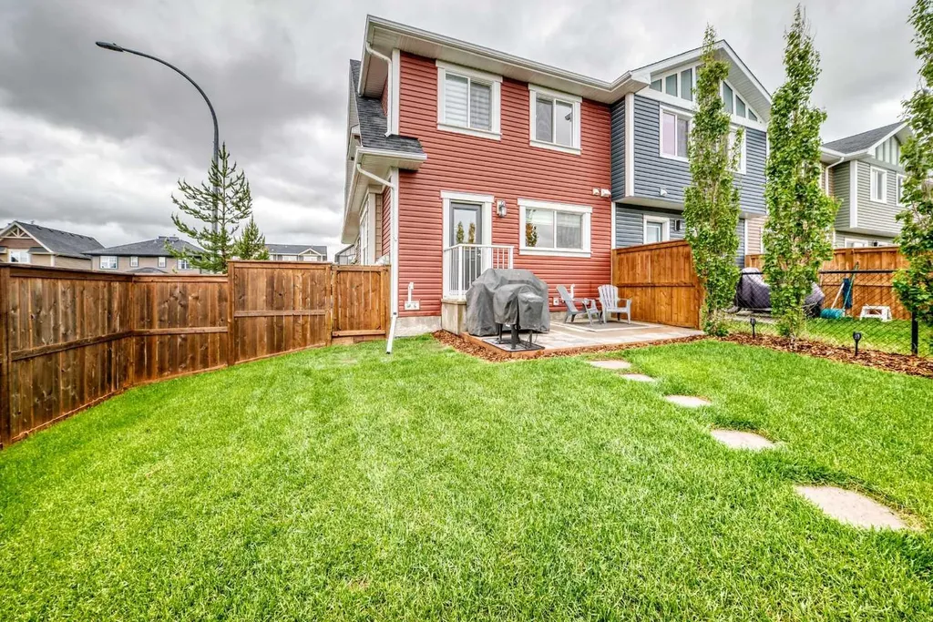 258 Fireside Drive Cochrane AB T4C 2L6