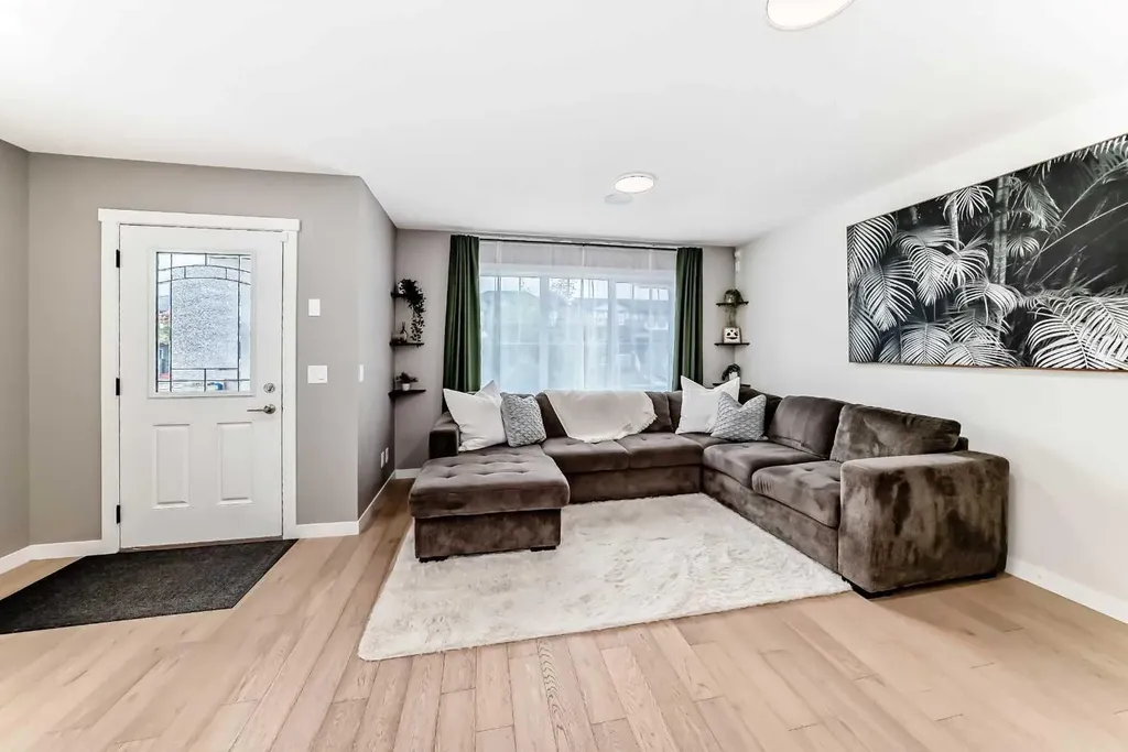 258 Fireside Drive Cochrane AB T4C 2L6