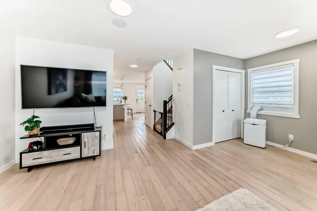 258 Fireside Drive Cochrane AB T4C 2L6