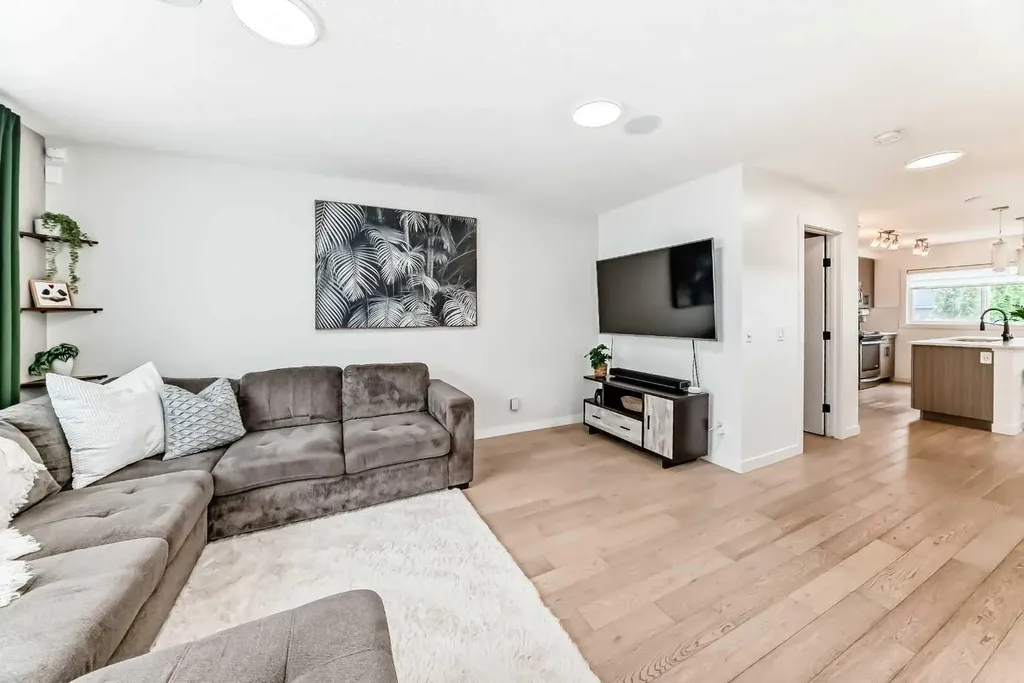 258 Fireside Drive Cochrane AB T4C 2L6