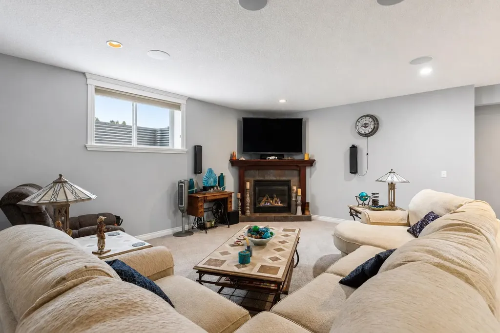 135 Auburn Sound Manor SE Calgary AB T3M 0R9