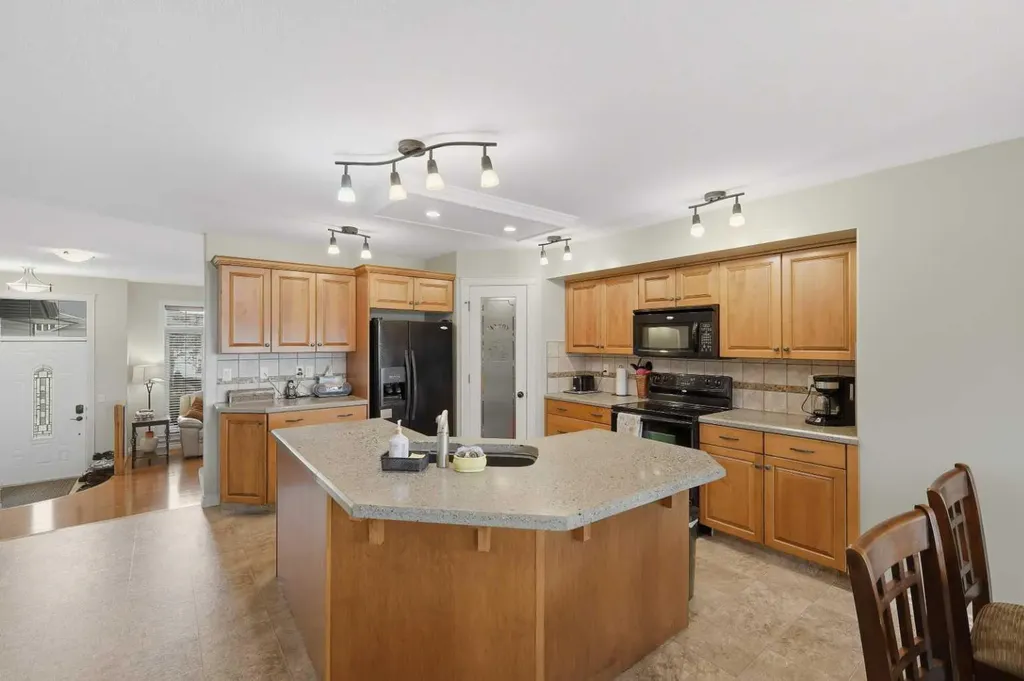 40 Emily Crescent Lacombe AB T4L 0A5