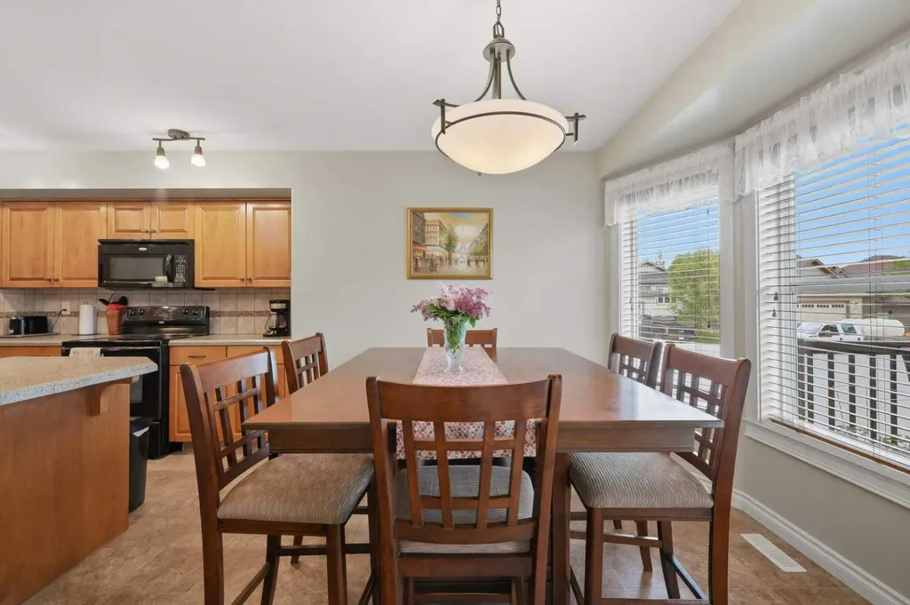 40 Emily Crescent Lacombe AB T4L 0A5