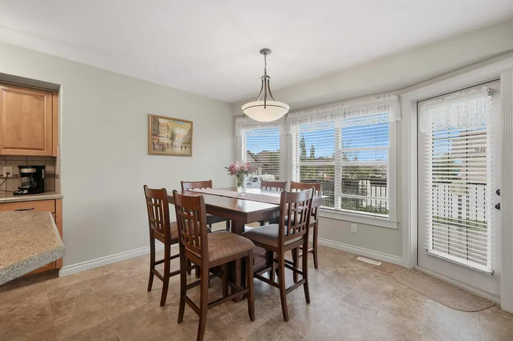 40 Emily Crescent Lacombe AB T4L 0A5