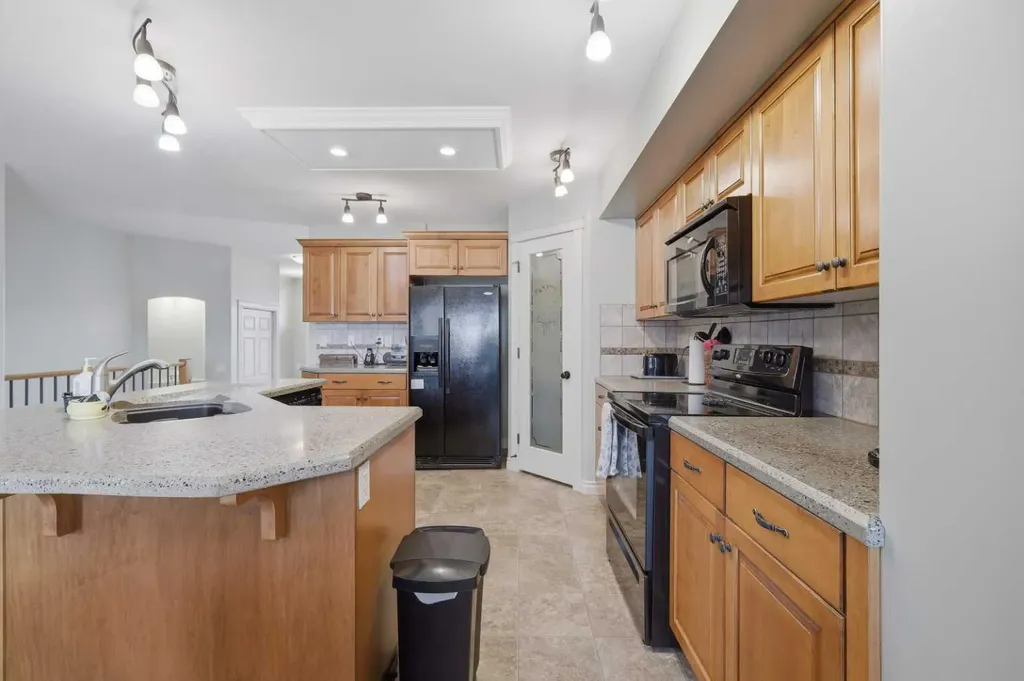 40 Emily Crescent Lacombe AB T4L 0A5