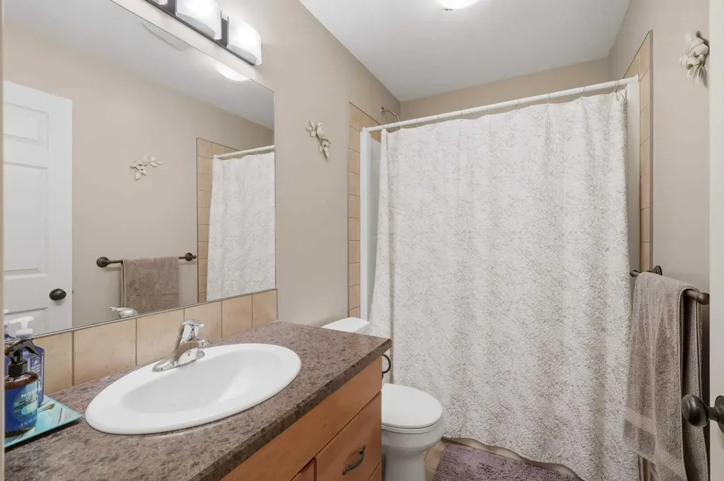 40 Emily Crescent Lacombe AB T4L 0A5