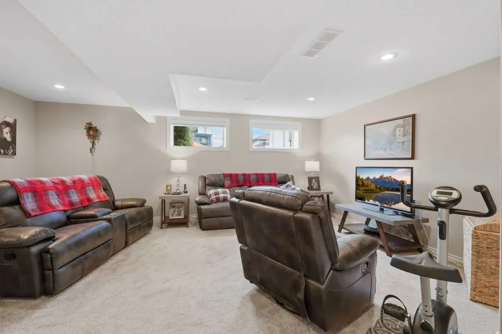 40 Emily Crescent Lacombe AB T4L 0A5