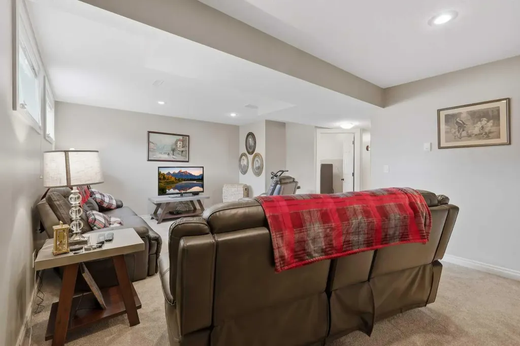 40 Emily Crescent Lacombe AB T4L 0A5