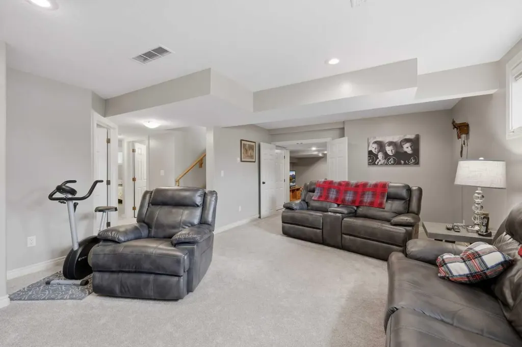 40 Emily Crescent Lacombe AB T4L 0A5