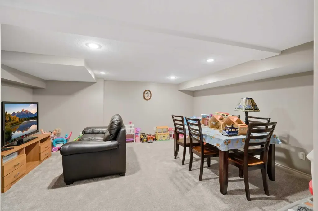40 Emily Crescent Lacombe AB T4L 0A5