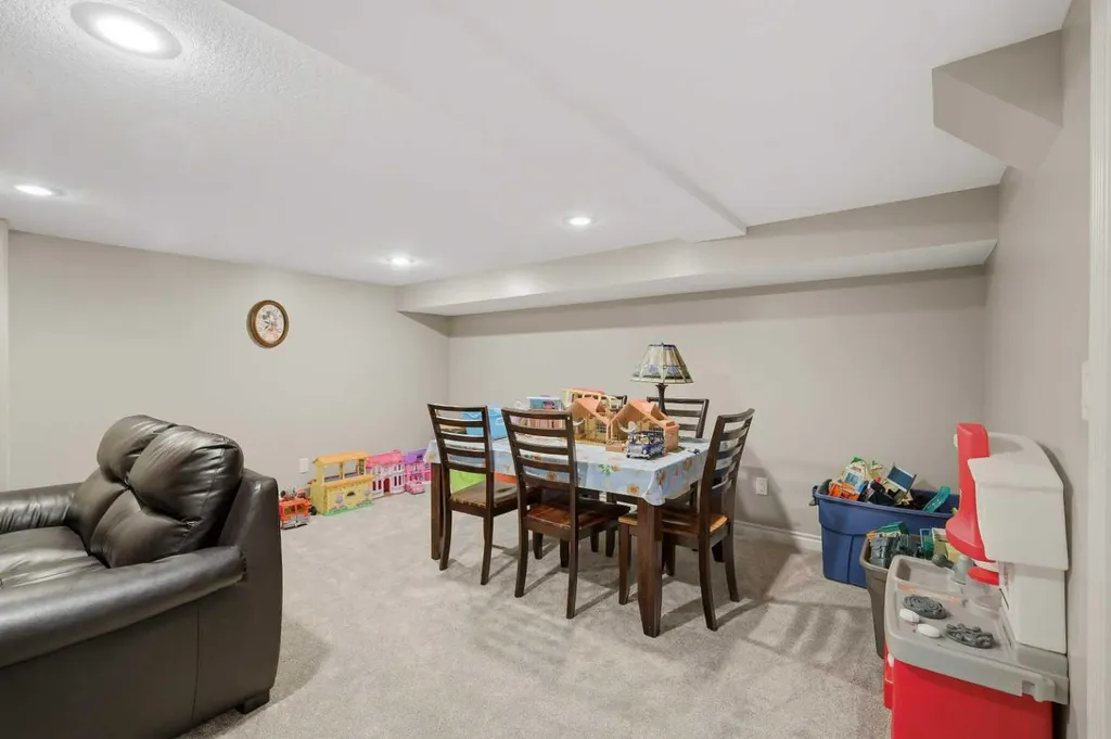 40 Emily Crescent Lacombe AB T4L 0A5