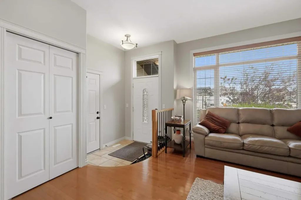 40 Emily Crescent Lacombe AB T4L 0A5