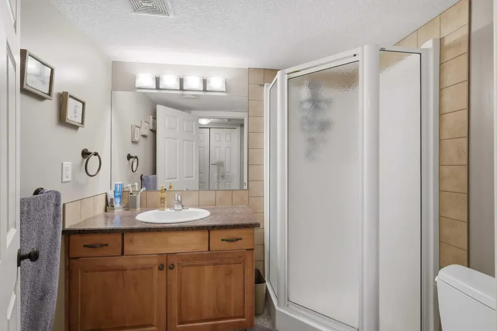 40 Emily Crescent Lacombe AB T4L 0A5