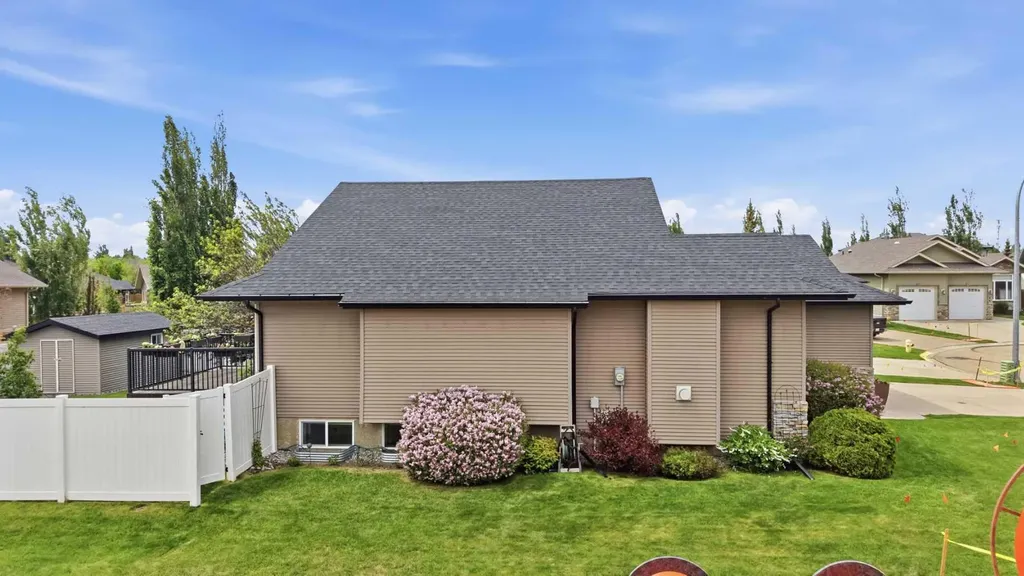 40 Emily Crescent Lacombe AB T4L 0A5