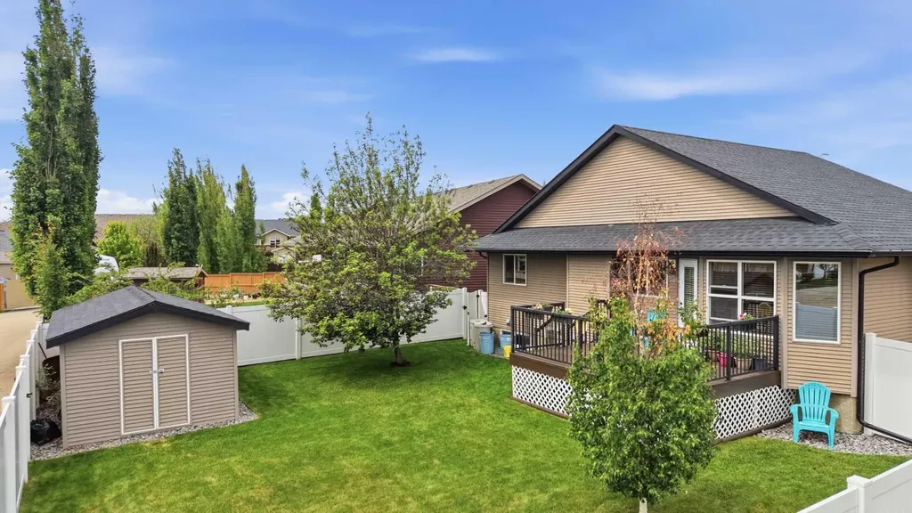 40 Emily Crescent Lacombe AB T4L 0A5
