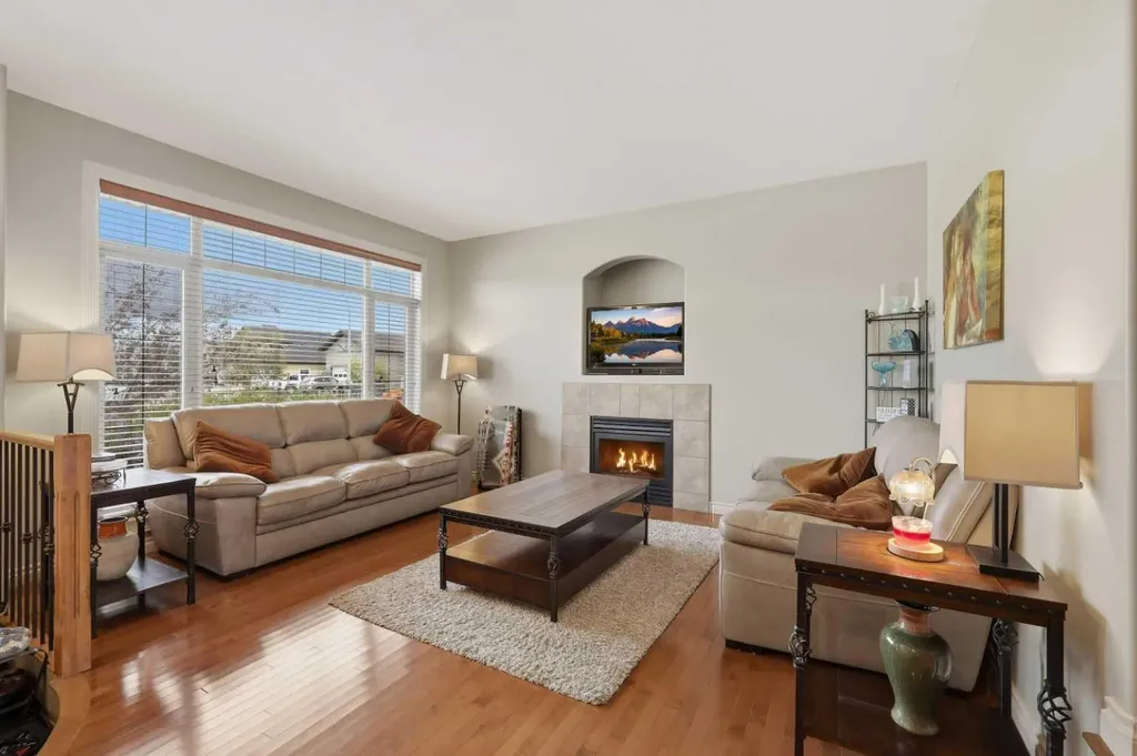 40 Emily Crescent Lacombe AB T4L 0A5
